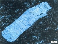 Zerbrochene Alkalifeldspäte