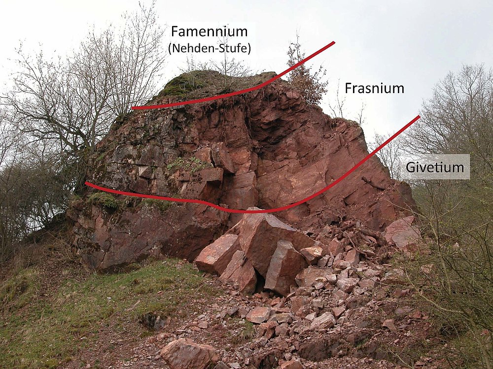 Naturdenkmal „Adorfer Klippe“ mit Darstellung der lithostratigraphischen Grenzen 